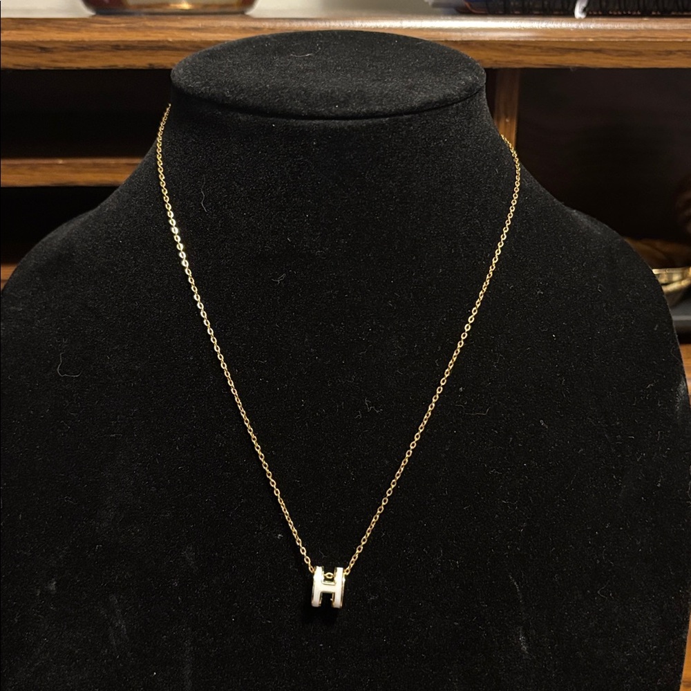 Women’s necklace